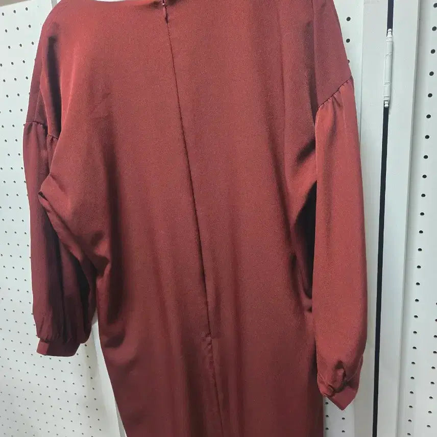 [BUNJANG] Style Lounge V-Neck Pleated Long Dress Burgundy / 000808)스타일라운지 브이넥 플리츠 롱 원피스 버건디