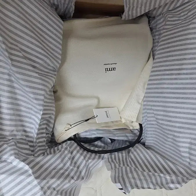 [BUNJANG] AMI Leather Shoulder Bag / (미시착 새상품) 아미 불레부 레더 숄더백