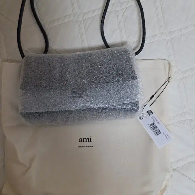 [BUNJANG] AMI Leather Shoulder Bag / (미시착 새상품) 아미 불레부 레더 숄더백