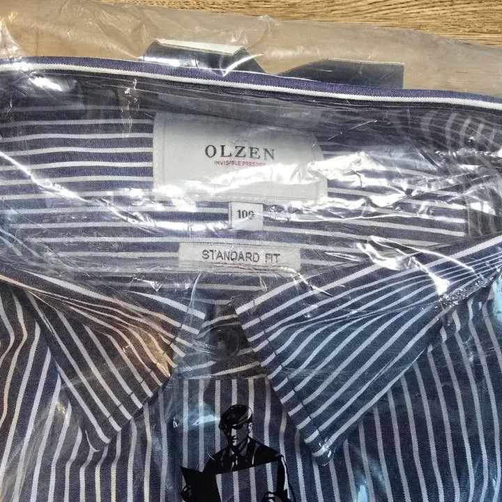 [SOLD OUT] 올젠 스트라이프 셔츠 네이비 100 새제품 팝니다