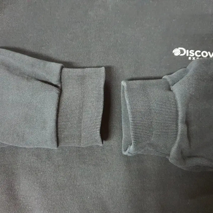 [BUNJANG] Discovery Black Sweatshirt / DISCOVERY 디스커버리 연블랙톤 안감기모 맨투맨