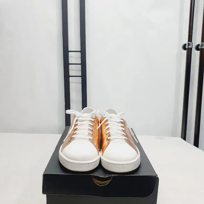 [BUNJANG] Emporio Armani Sneakers (230-235mm) / 엠포리오 아르마니 스니커즈 230~235