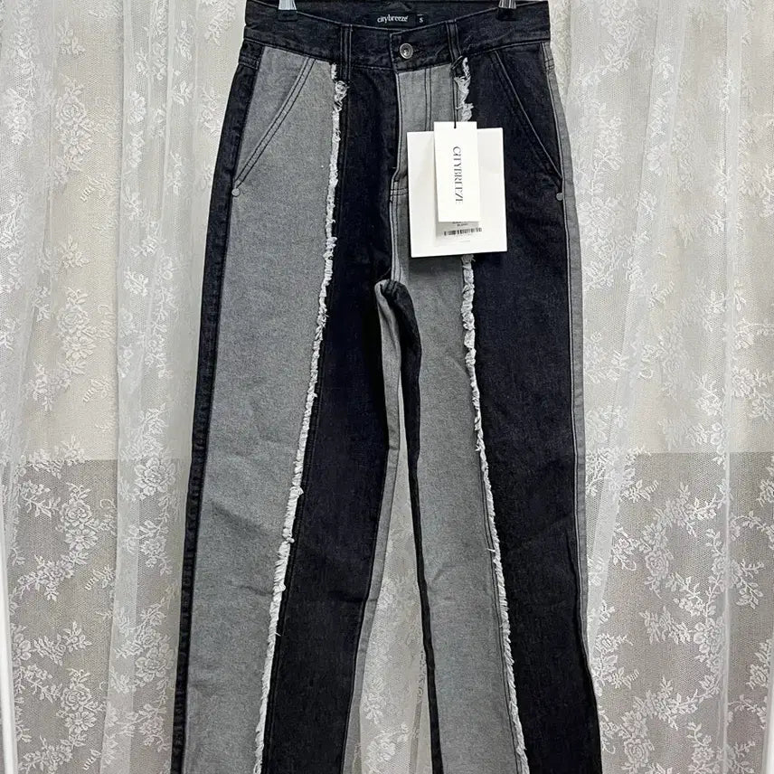[SOLD OUT] S) 새상품 시티브리즈 컷팅 배색 와이드 데님팬츠 블랙