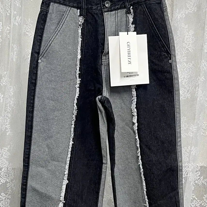 [SOLD OUT] S) 새상품 시티브리즈 컷팅 배색 와이드 데님팬츠 블랙