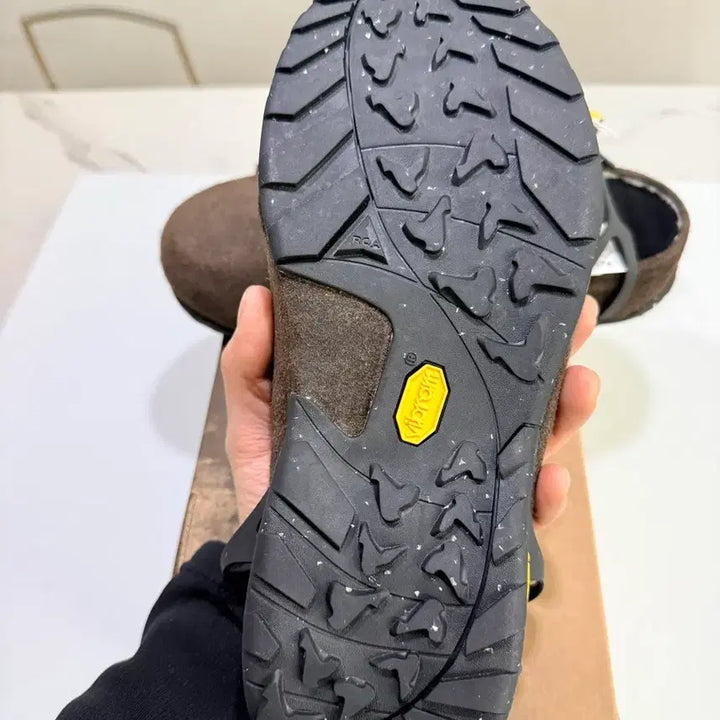 [BUNJANG] Roa Hiking Fedaia 42 Hiking Boots / (새상품)로아하이킹  페다이아 42황금사이즈 팔아요