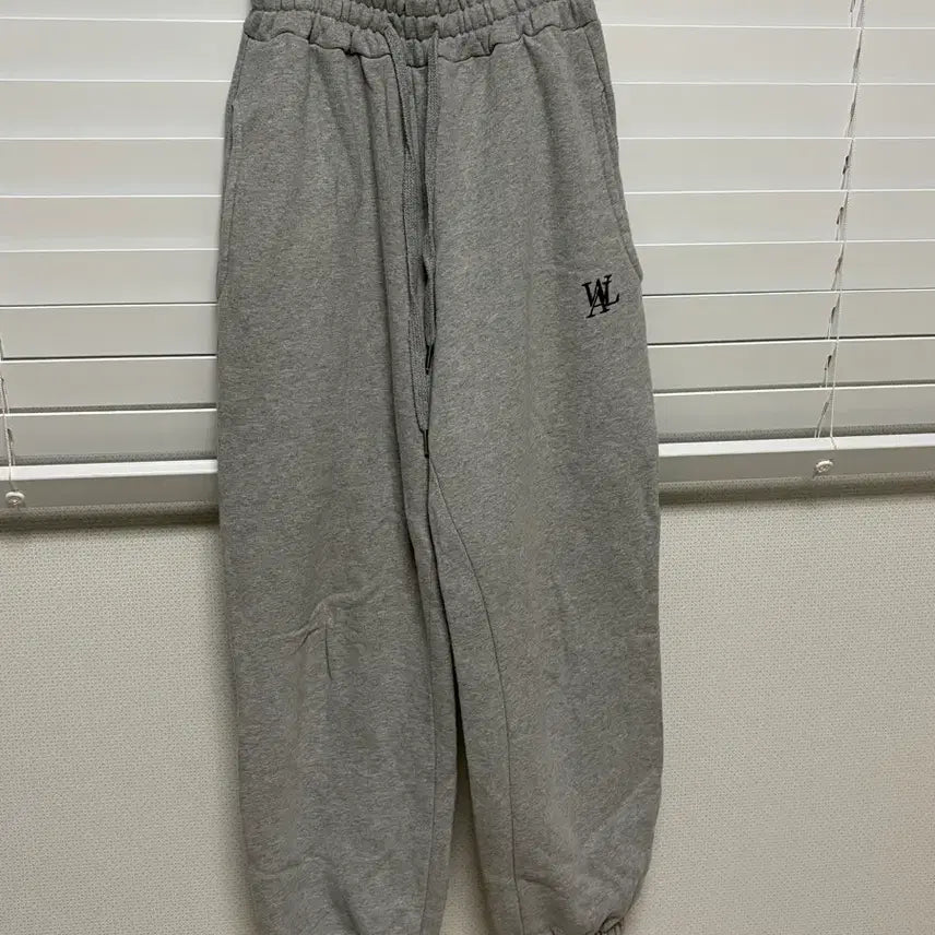 [BUNJANG] Woooalong Gray Fleece Lined Jogger Training Pants / 우알롱 그레이 조거 기모 트레이닝 팬츠