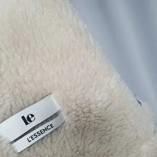 [BUNJANG] Le Sserafim Faux Fur Shearling Jacket / le 르 시어링 하프 자켓 퍼 무스탕