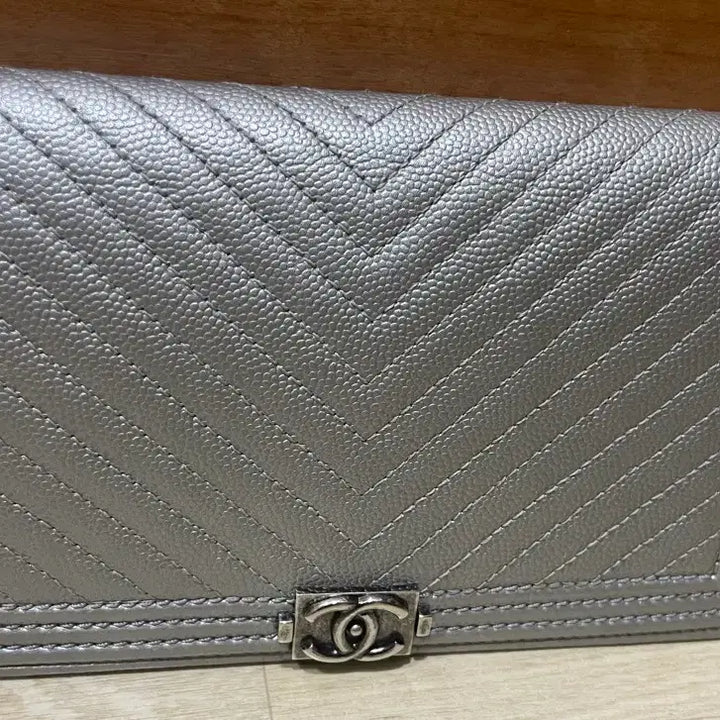 [BUNJANG] Chanel Boy Caviar Flap Long Wallet / 샤넬 보이 캐비어 플랩 장지갑