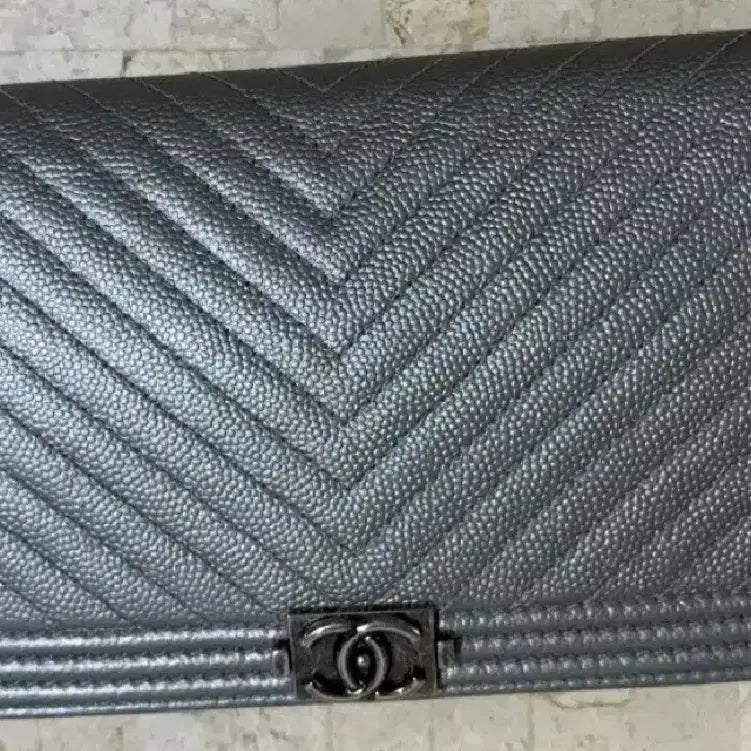 [BUNJANG] Chanel Boy Caviar Flap Long Wallet / 샤넬 보이 캐비어 플랩 장지갑