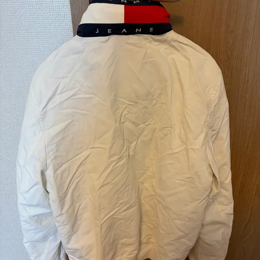 [BUNJANG] Tommy Hilfiger White Windbreaker Jacket (M) / 타미 힐피거 타미진스 화이트 바람막이 점퍼 M