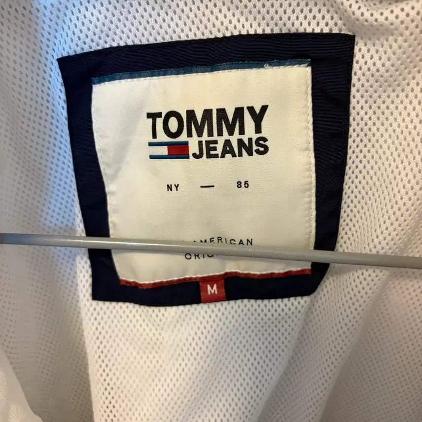 [BUNJANG] Tommy Hilfiger White Windbreaker Jacket (M) / 타미 힐피거 타미진스 화이트 바람막이 점퍼 M