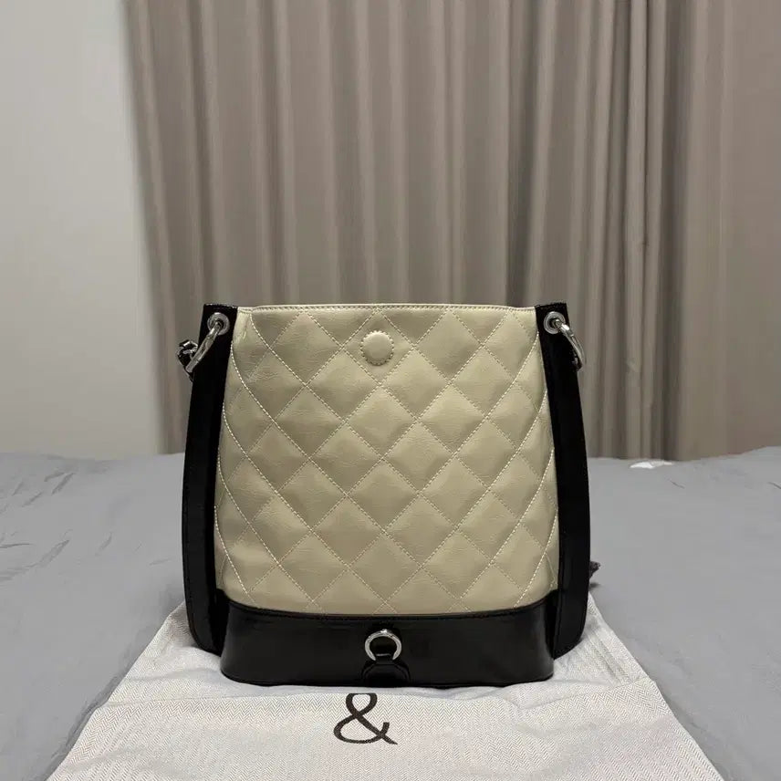 [BUNJANG] Other And Kama Beige Bag / 아더앤드 카마백 베이지(가격 인하X)