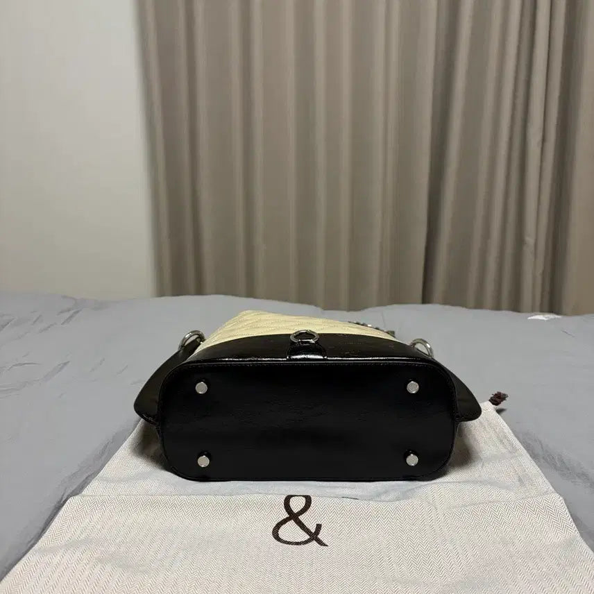 [BUNJANG] Other And Kama Beige Bag / 아더앤드 카마백 베이지(가격 인하X)