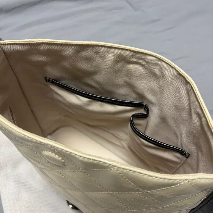 [BUNJANG] Other And Kama Beige Bag / 아더앤드 카마백 베이지(가격 인하X)