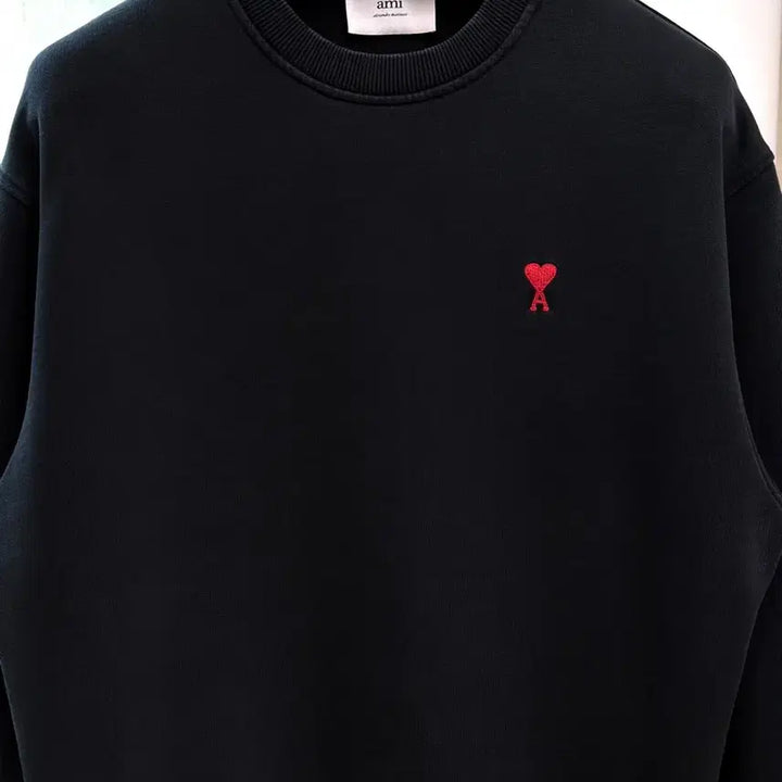 [SOLD OUT] 아미 스몰하트 맨투맨 블랙 L