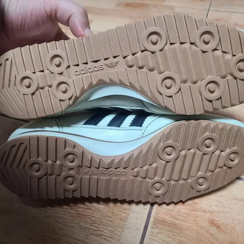 [BUNJANG] Adidas SL72 (260mm) / (새상품)아디다스 sl72 260(255추천)