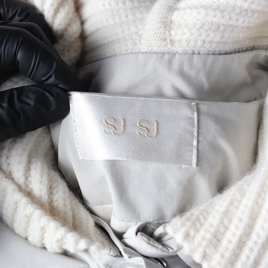 [BUNJANG] SJSJ 21FW Belted Detachable Knit Collar Goose Down Short Padding / 에스제이에스제이 21FW 벨티드 디테쳐블 니트 카라 구스 다운 숏 패딩