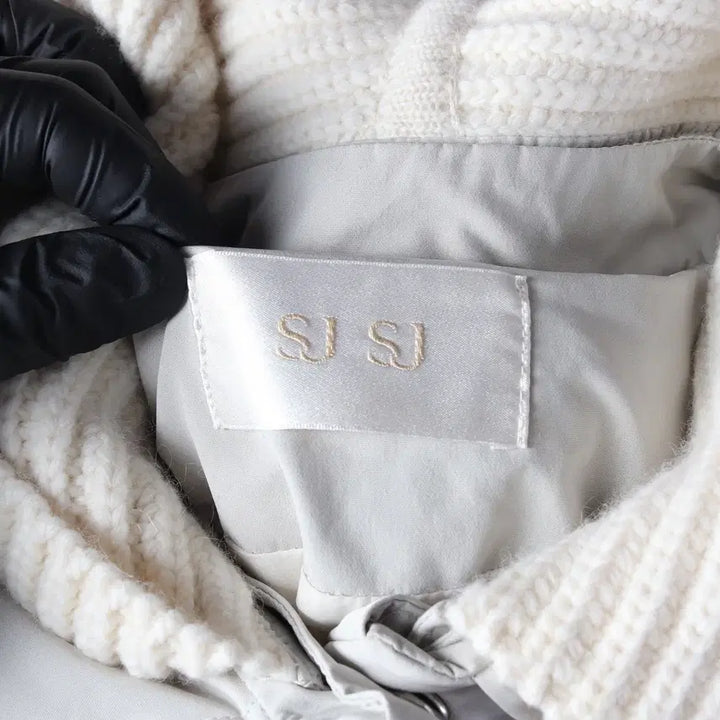 [BUNJANG] SJSJ 21FW Belted Detachable Knit Collar Goose Down Short Padding / 에스제이에스제이 21FW 벨티드 디테쳐블 니트 카라 구스 다운 숏 패딩