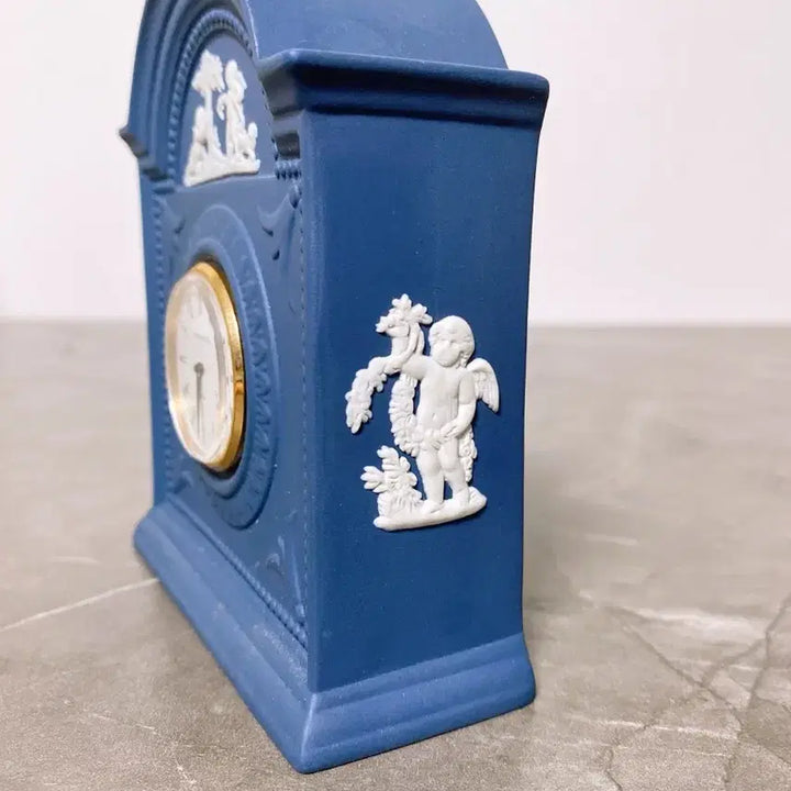 [BUNJANG] Wedgwood Jasperware Desk Clock Blue / 웨지우드 제스퍼웨어 탁상시계 블루