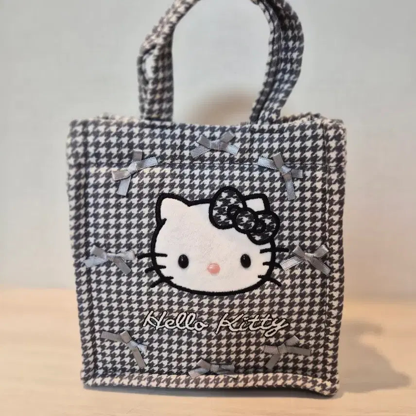 [BUNJANG] Angel Heart Kitty Collaboration Bag & Watch / 엔젤하트 키티 콜라보 가방&시계