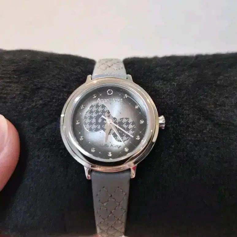 [BUNJANG] Angel Heart Kitty Collaboration Bag & Watch / 엔젤하트 키티 콜라보 가방&시계