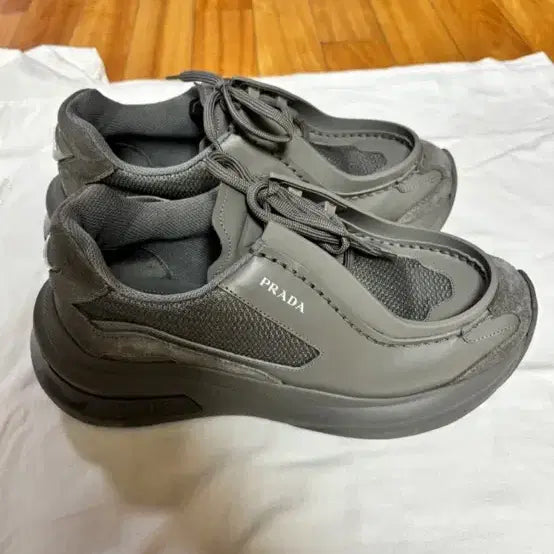[BUNJANG] Prada Men's Sneakers Gray / 프라다 남성 스니커즈 그레이