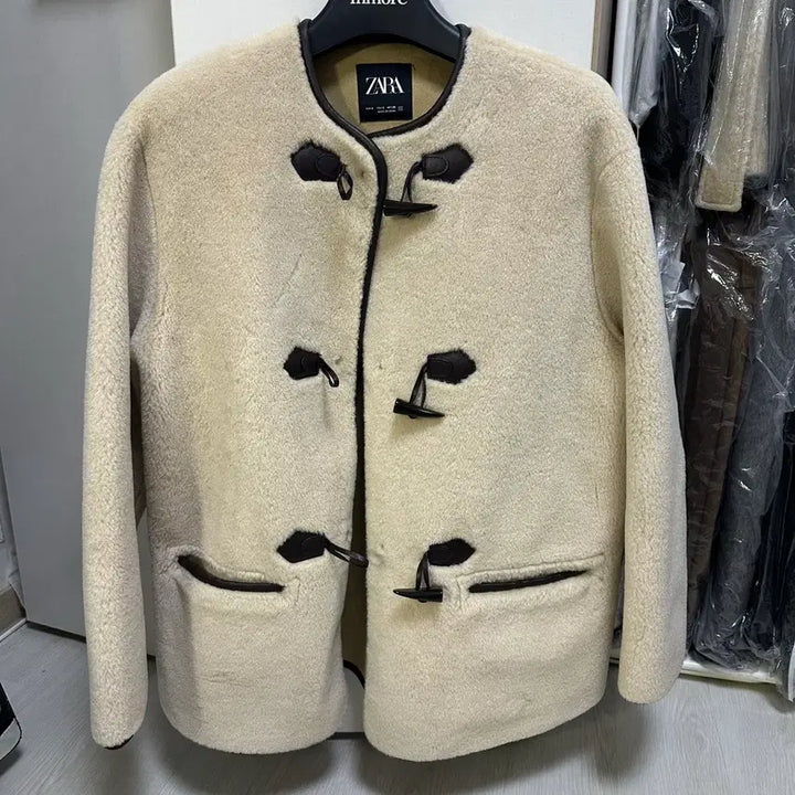 [BUNJANG] ZARA Faux Fur Mustang Jacket (S) / 자라 퍼자켓 무스탕(S)