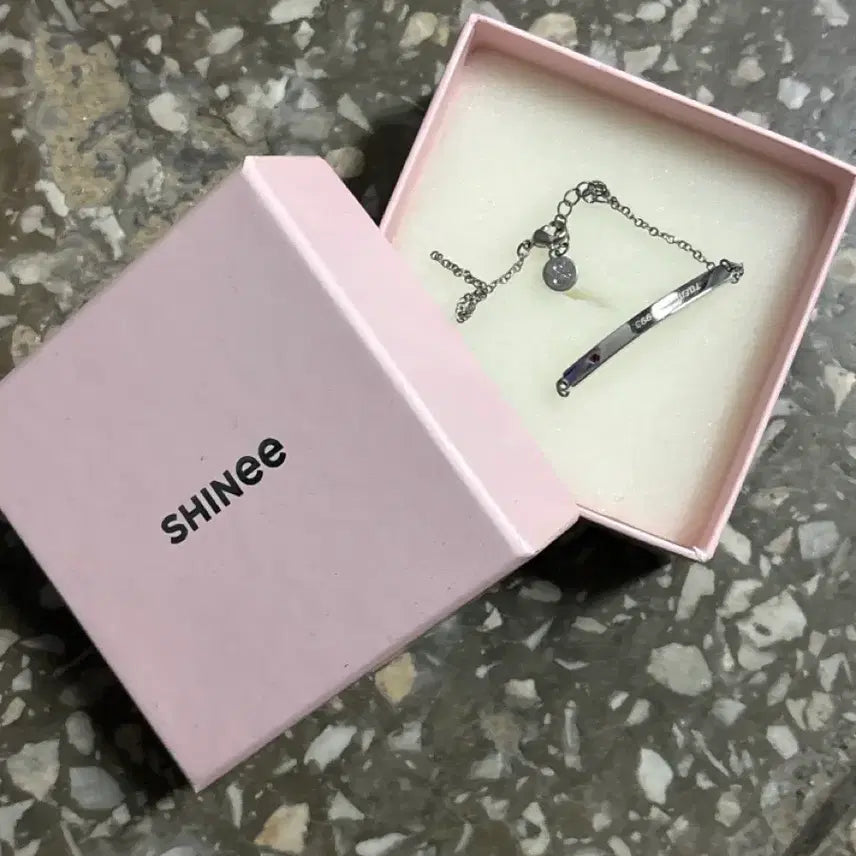 [SOLD OUT] 태민 공식 탄생석 팔찌 (실버)