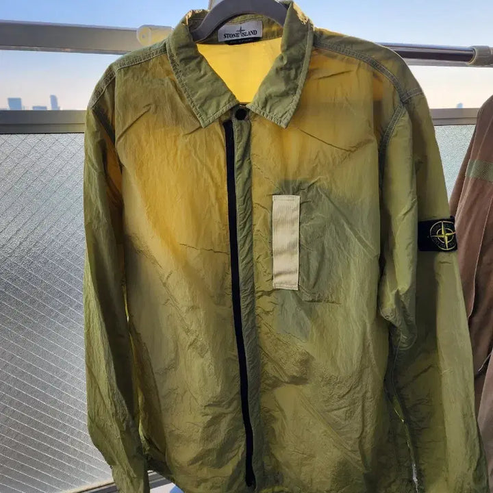 [SOLD OUT] 스톤아일랜드 17FW 나일론메탈 오버셔츠라임 2XL