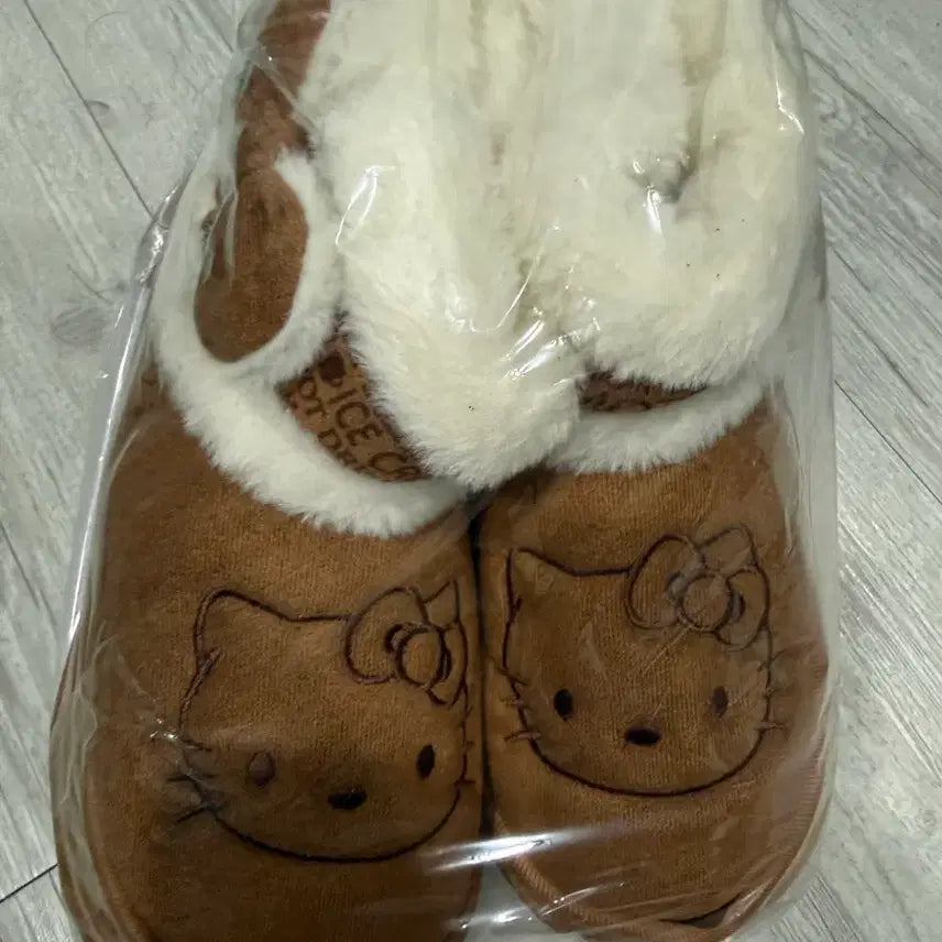 [BUNJANG] Sanrio Boots / 산리오 어그부츠 팝니다