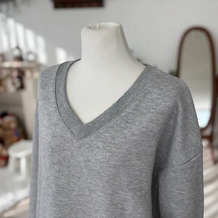 [BUNJANG] V-neck Mini Fleece Dress / 맨투맨 브이넥 기모 미니원피스