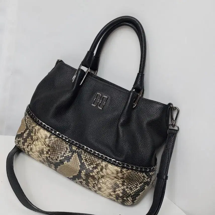 [BUNJANG] Daks Black Leather Crossbody Bag / 닥스 블랙 가죽 뱀피 패턴