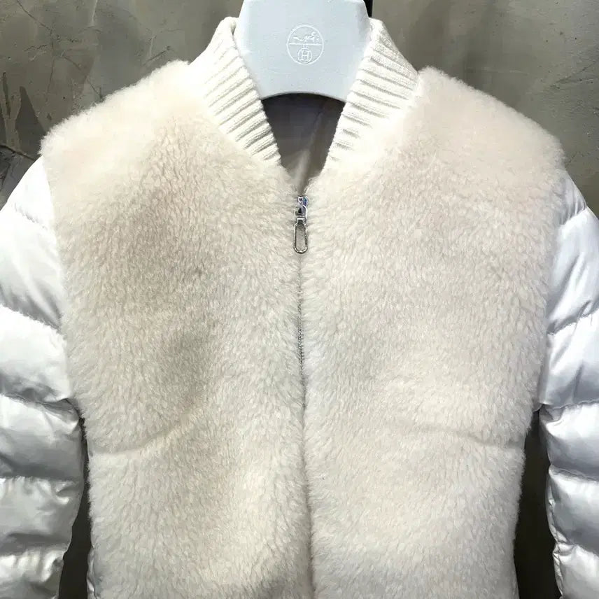 [BUNJANG] Fur 55 White Goose Down Short Jacket / Fur 55 화이트 구스다운 양털 숏 점퍼