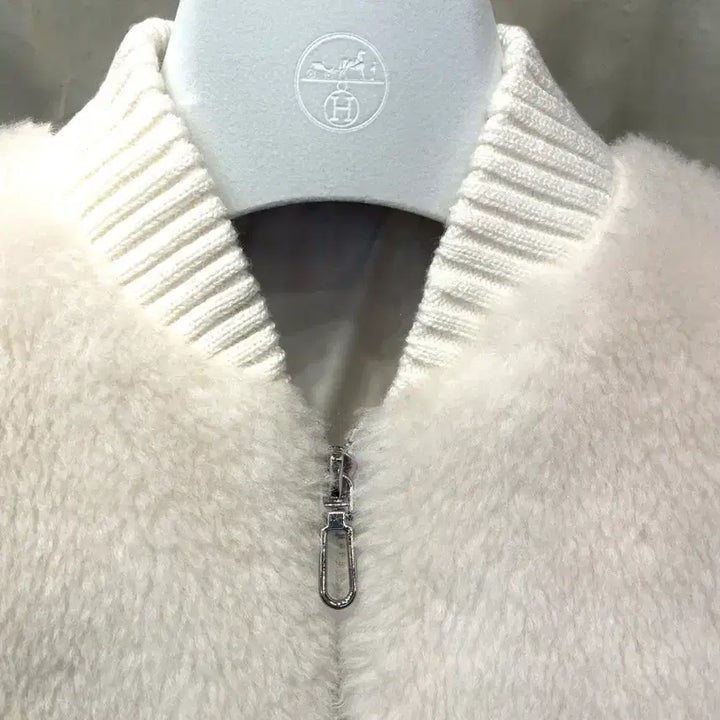 [BUNJANG] Fur 55 White Goose Down Short Jacket / Fur 55 화이트 구스다운 양털 숏 점퍼