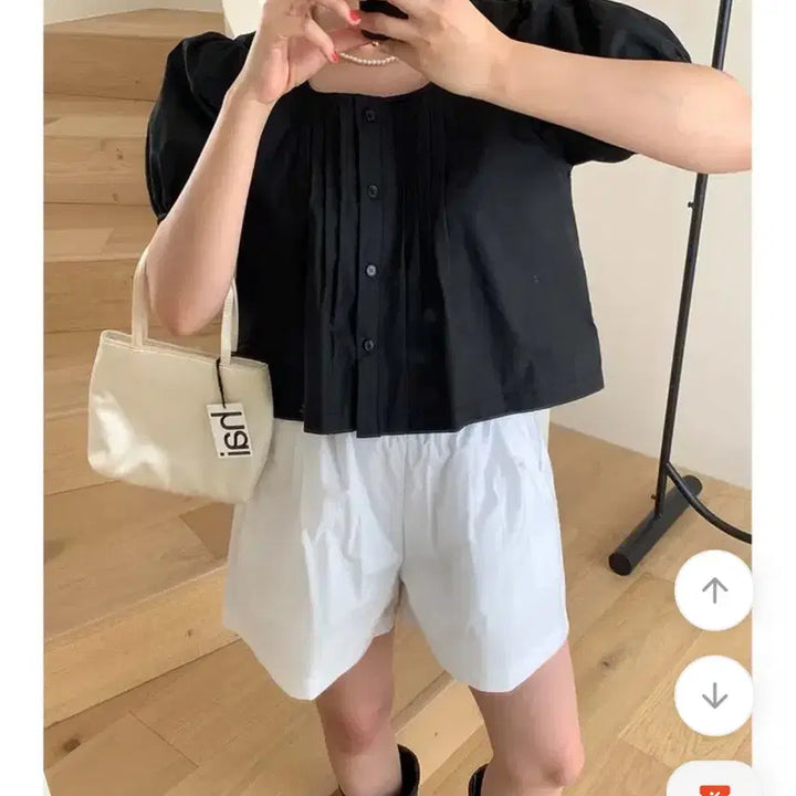 [BUNJANG] AndMellow Melo Pinstripe Crop Blouse Black / 앤드멜로우 멜로핀턱크롭블라우스 블랙