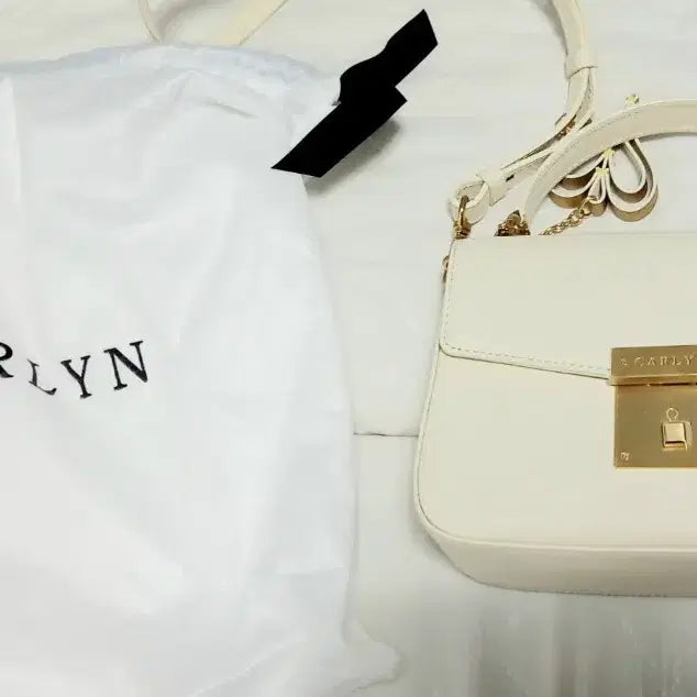 [BUNJANG] CARLYN Poppy Bag Limited Edition Ivory / CARLYN 포피백 한정판 아이보리