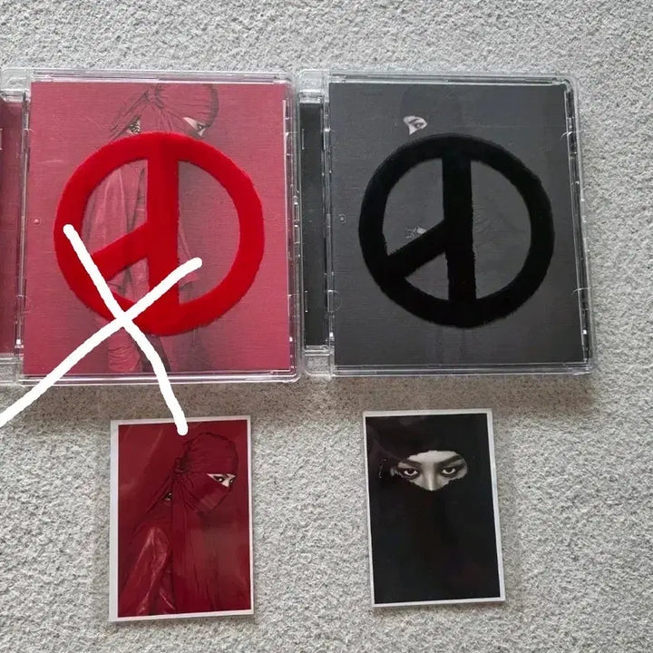 [BUNJANG] G-Dragon Ku De Ta Album Photocard Full Set / 지드래곤 지디 쿠데타 앨범 레드 블랙 포카 풀셋