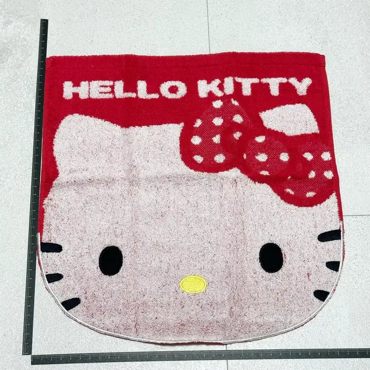[BUNJANG] Hello Kitty Vintage Face Towel Sanrio Handkerchief / 헬로키티 고전키티수건 키티타올 키티손수건 얼굴키티 산리오손수건