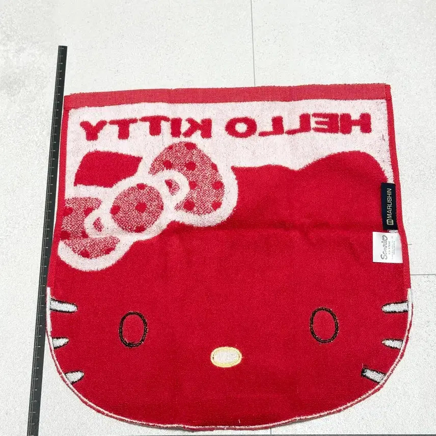 [BUNJANG] Hello Kitty Vintage Face Towel Sanrio Handkerchief / 헬로키티 고전키티수건 키티타올 키티손수건 얼굴키티 산리오손수건