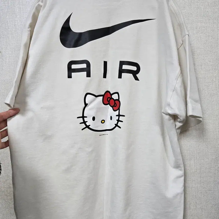 [BUNJANG] Nike Kitty Swoosh T-shirt / 나이키 키티 스우시 화이트 반팔
