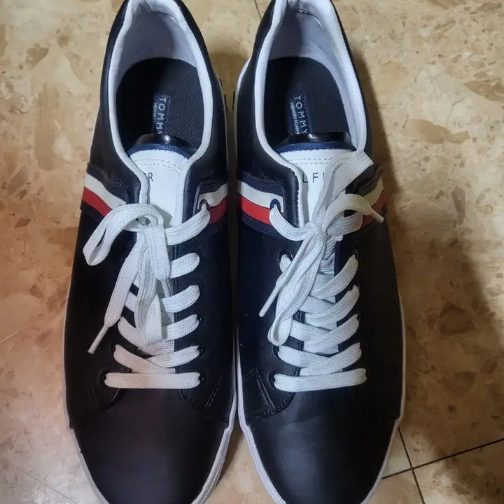 [BUNJANG] Tommy Hilfiger Sneakers (300cm) / 타미 힐피거 스니커즈 300cm