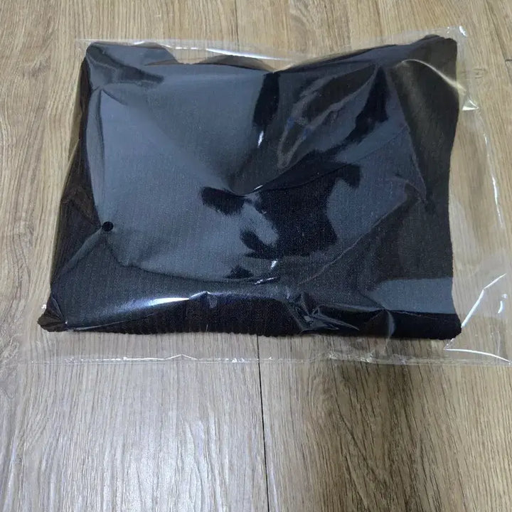 [BUNJANG] Black Knit Crop Top / 니트  소재 크롭  티셔츠  블랙