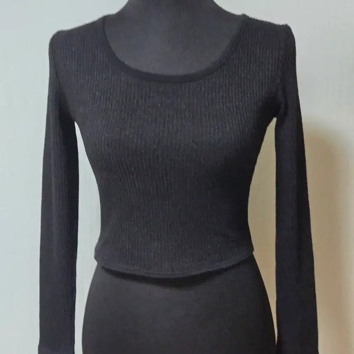 [BUNJANG] Black Knit Crop Top / 니트  소재 크롭  티셔츠  블랙