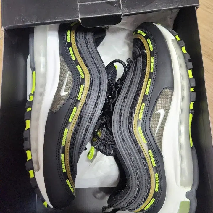[BUNJANG] Nike Air Max 97 Undefeated Black Volt (Size 260) / 맥스 97 언디핏 블랙볼트  260