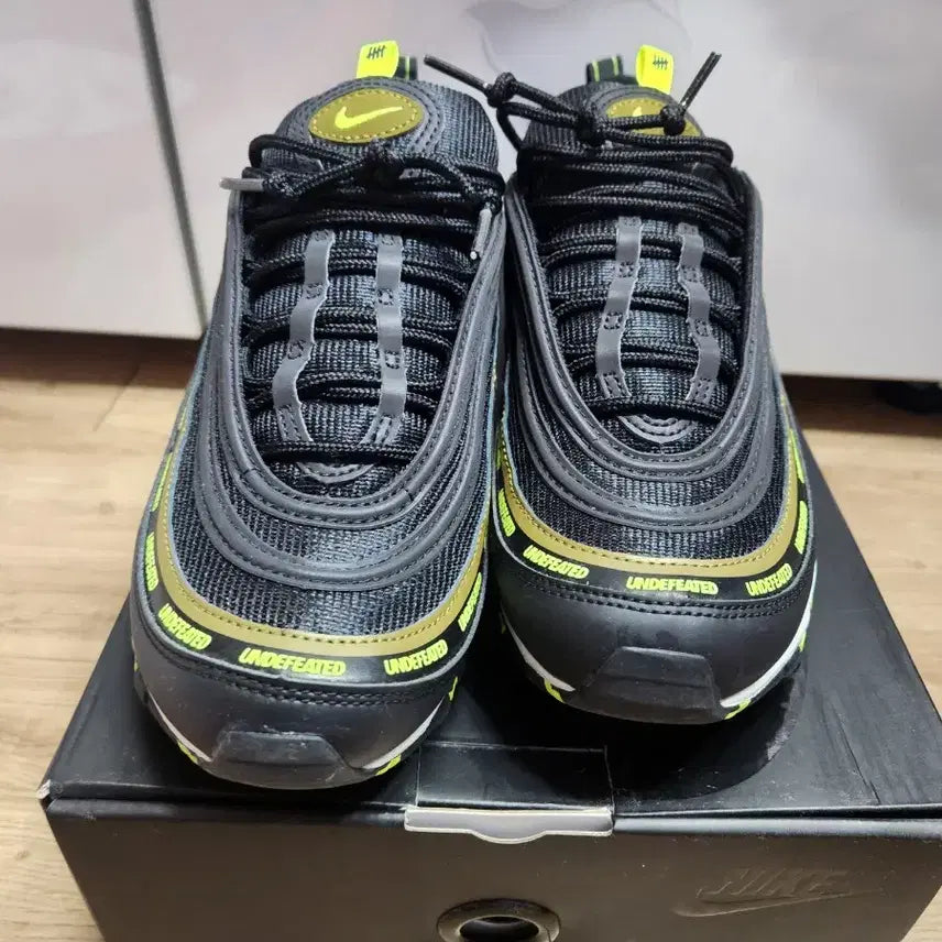 [BUNJANG] Nike Air Max 97 Undefeated Black Volt (Size 260) / 맥스 97 언디핏 블랙볼트  260