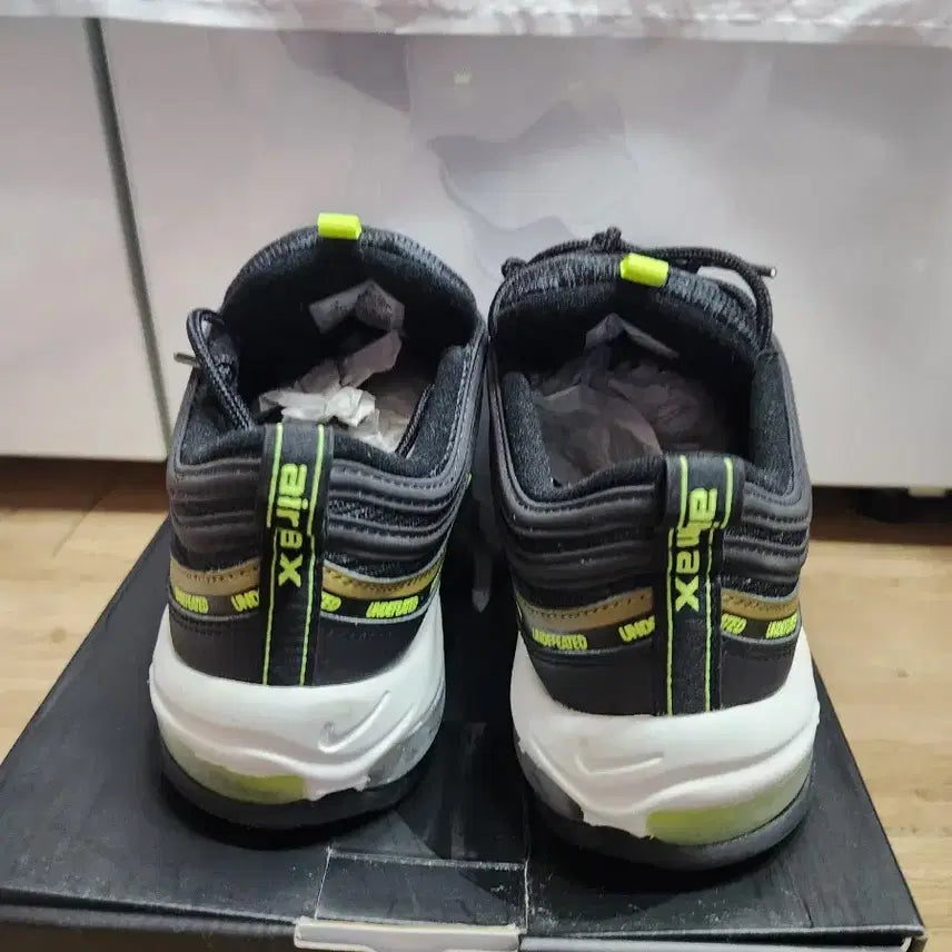 [BUNJANG] Nike Air Max 97 Undefeated Black Volt (Size 260) / 맥스 97 언디핏 블랙볼트  260