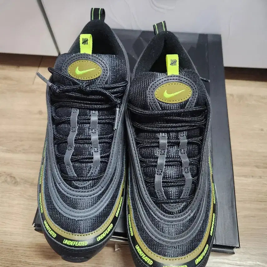[BUNJANG] Nike Air Max 97 Undefeated Black Volt (Size 260) / 맥스 97 언디핏 블랙볼트  260