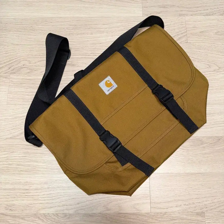 [SOLD OUT] 칼하트 파슬백