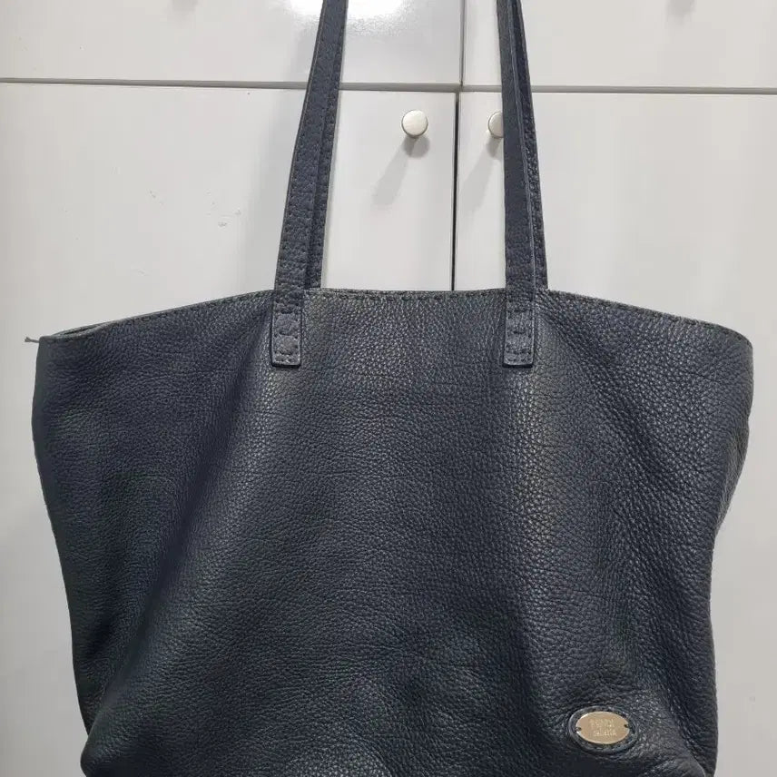 [BUNJANG] Fendi Selleria Black Leather Tote Bag / 펜디 가죽 셀러리아 블랙 토트백