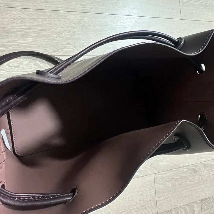 [BUNJANG] Charles & Keith Bucket Bag / 찰스앤키스 버킷백